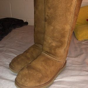 Classic Tall UGG Boots in Chestnut